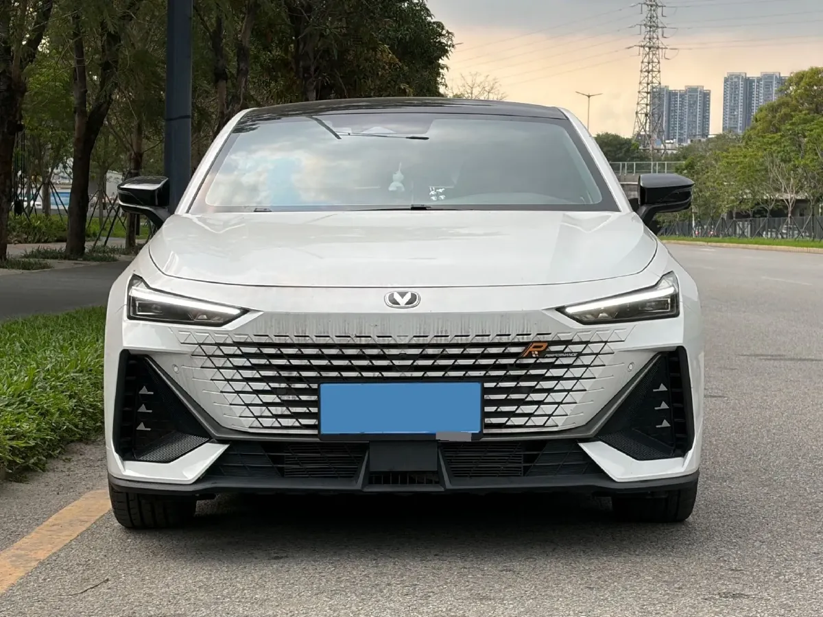 2023 ChangAn UNI-V 1.5T 188HP L4 7DCT,autocango,china used car exporter,china ev exporter,chinese used car exporter,chinese used ev exporter