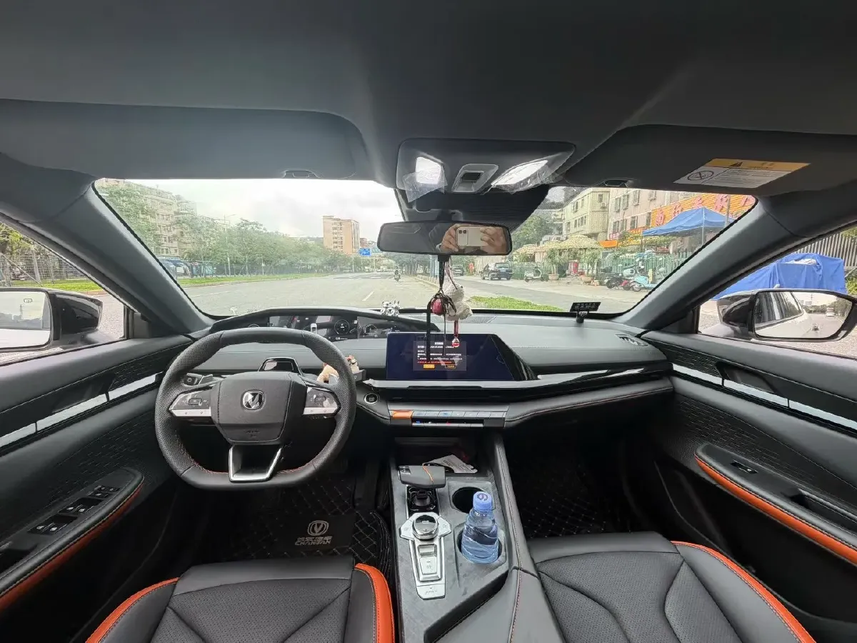 2023 ChangAn UNI-V 1.5T 188HP L4 7DCT,autocango,china used car exporter,china ev exporter,chinese used car exporter,chinese used ev exporter