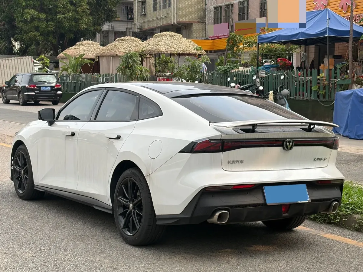 2023 ChangAn UNI-V 1.5T 188HP L4 7DCT,autocango,china used car exporter,china ev exporter,chinese used car exporter,chinese used ev exporter