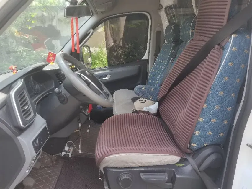 2023 MAXUS XinTu V80 2.0T 127HP L4 6MT,autocango,china used car exporter,china ev exporter,chinese used car exporter,chinese used ev exporter