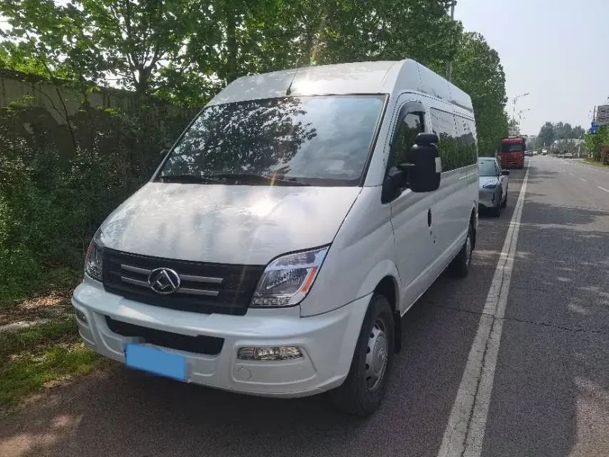 2023 MAXUS XinTu V80 2.0T 127HP L4 6MT,autocango,china used car exporter,china ev exporter,chinese used car exporter,chinese used ev exporter