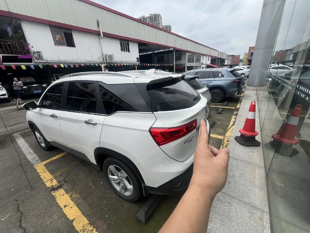 2018 BaoJun 530 1.5T 150HP L4 6MT,autocango,china used car exporter,china ev exporter,chinese used car exporter,chinese used ev exporter