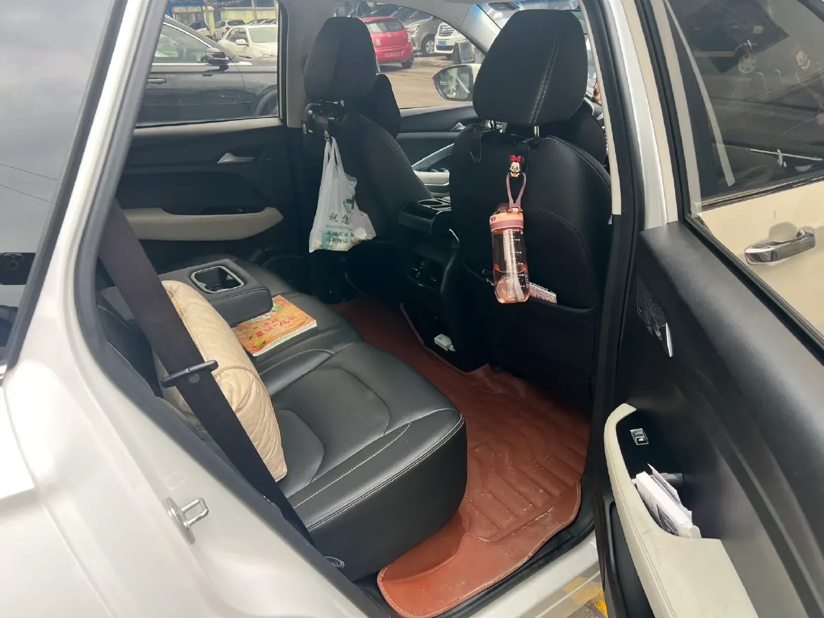 2018 BaoJun 530 1.5T 150HP L4 6MT,autocango,china used car exporter,china ev exporter,chinese used car exporter,chinese used ev exporter