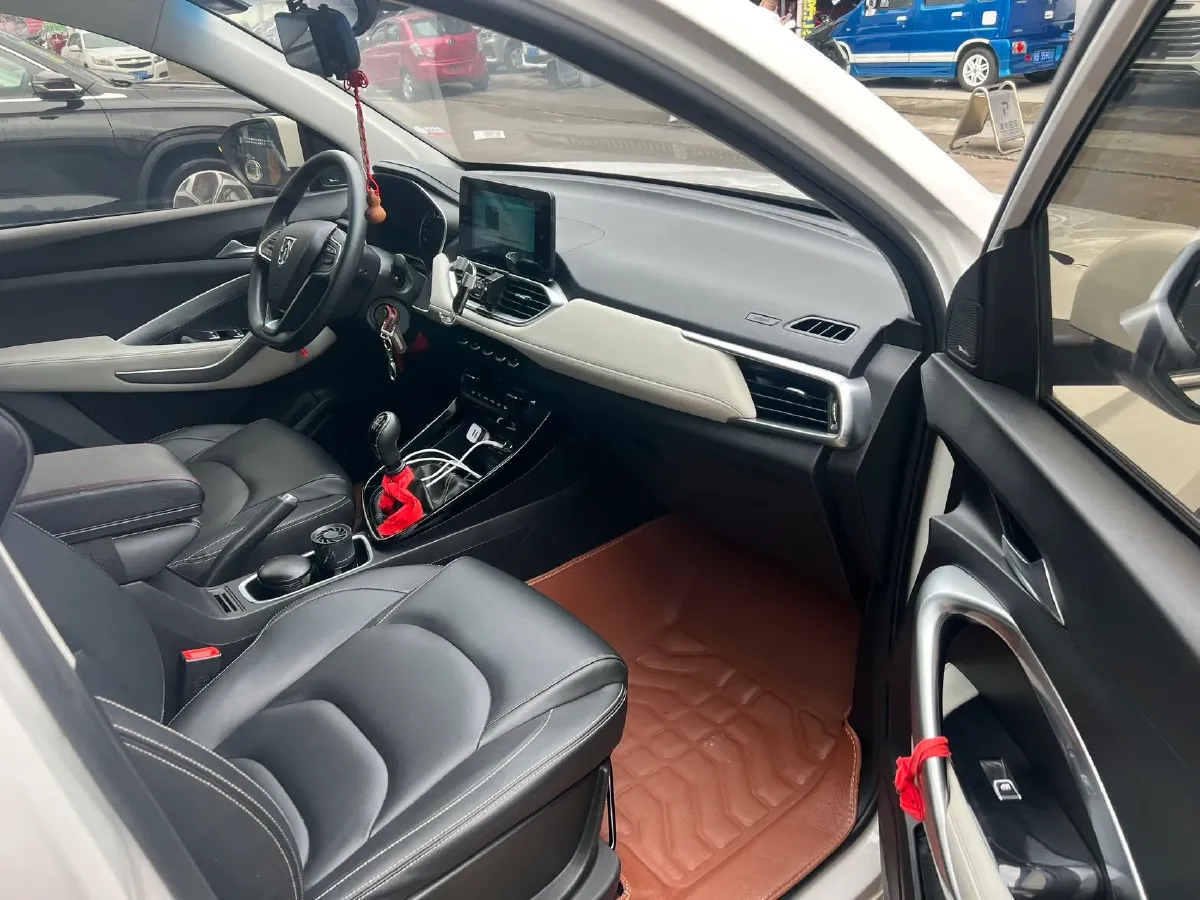 2018 BaoJun 530 1.5T 150HP L4 6MT,autocango,china used car exporter,china ev exporter,chinese used car exporter,chinese used ev exporter