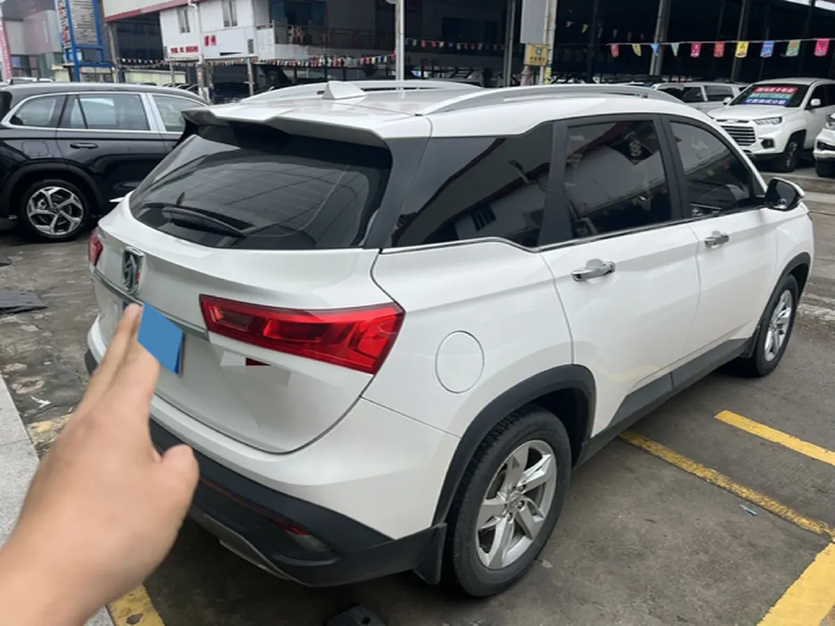 2018 BaoJun 530 1.5T 150HP L4 6MT,autocango,china used car exporter,china ev exporter,chinese used car exporter,chinese used ev exporter