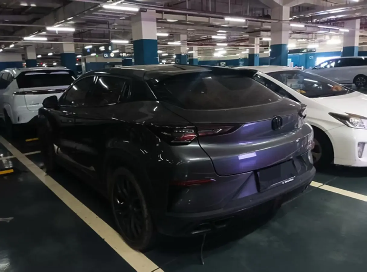 2022 ChangAn UNI-T 1.5T 188HP L4 7DCT,autocango,china used car exporter,china ev exporter,chinese used car exporter,chinese used ev exporter