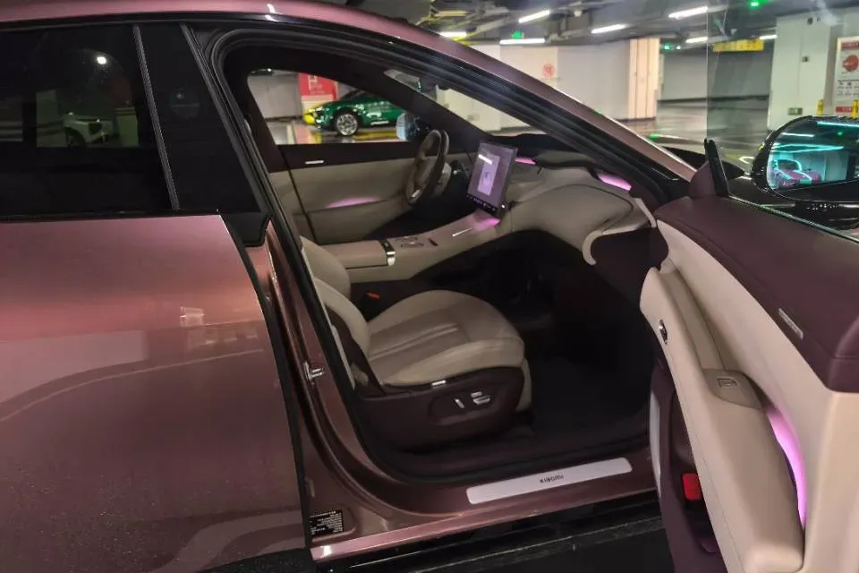 2025 MI YU7 BEV 101.7KWH,autocango,china used car exporter,china ev exporter,chinese used car exporter,chinese used ev exporter