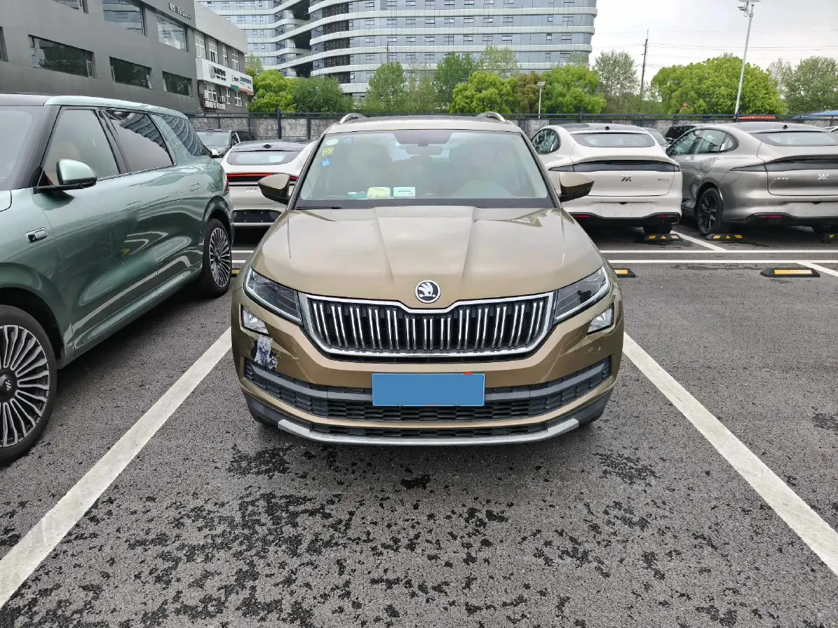 2018 Skoda Kodiak 2.0T 186HP L4 7DCT,autocango,china used car exporter,china ev exporter,chinese used car exporter,chinese used ev exporter