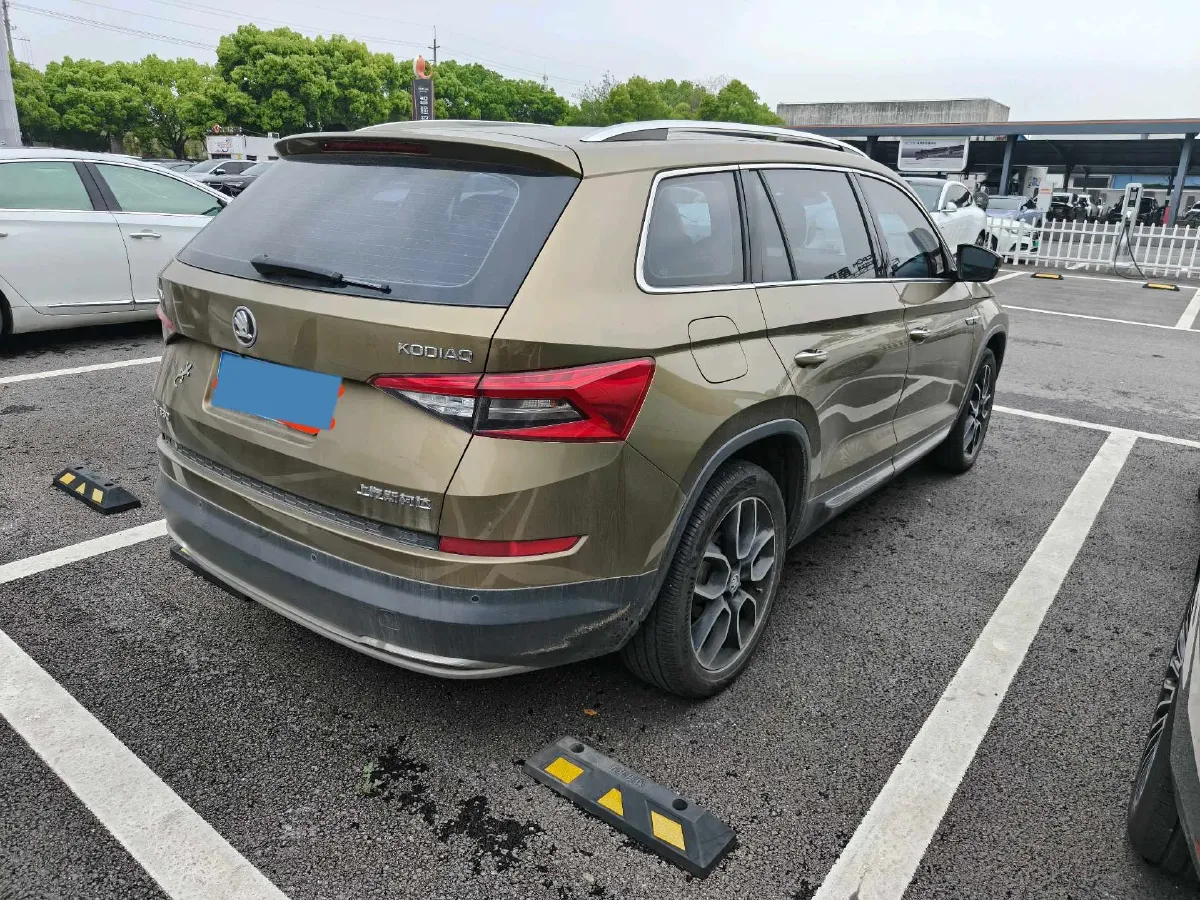 2018 Skoda Kodiak 2.0T 186HP L4 7DCT,autocango,china used car exporter,china ev exporter,chinese used car exporter,chinese used ev exporter