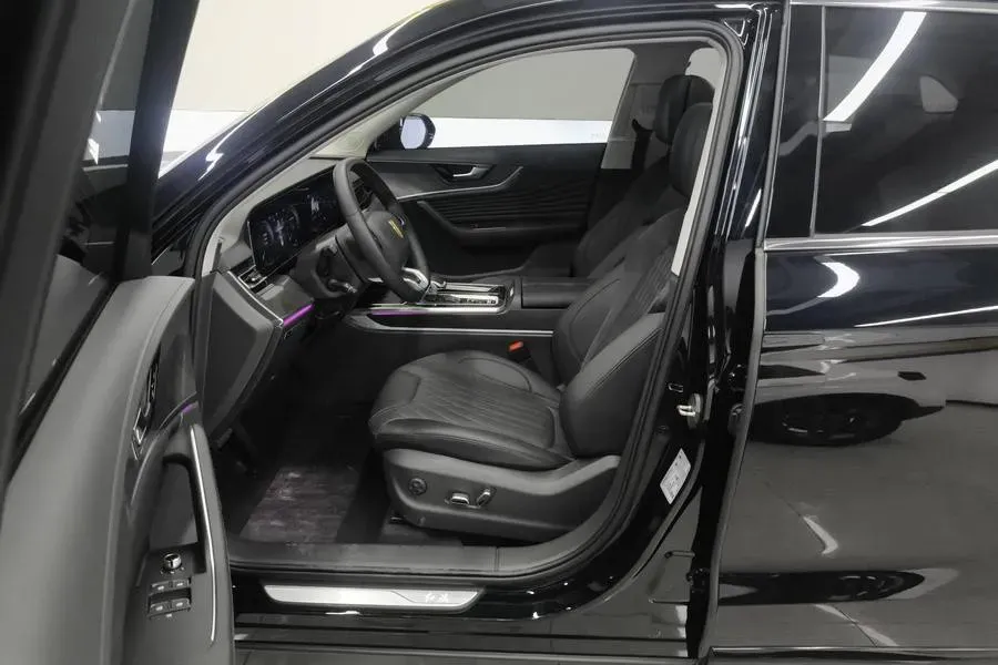 2023 HongQi HS5 2.0T 252HP L4 8AT,autocango,china used car exporter,china ev exporter,chinese used car exporter,chinese used ev exporter