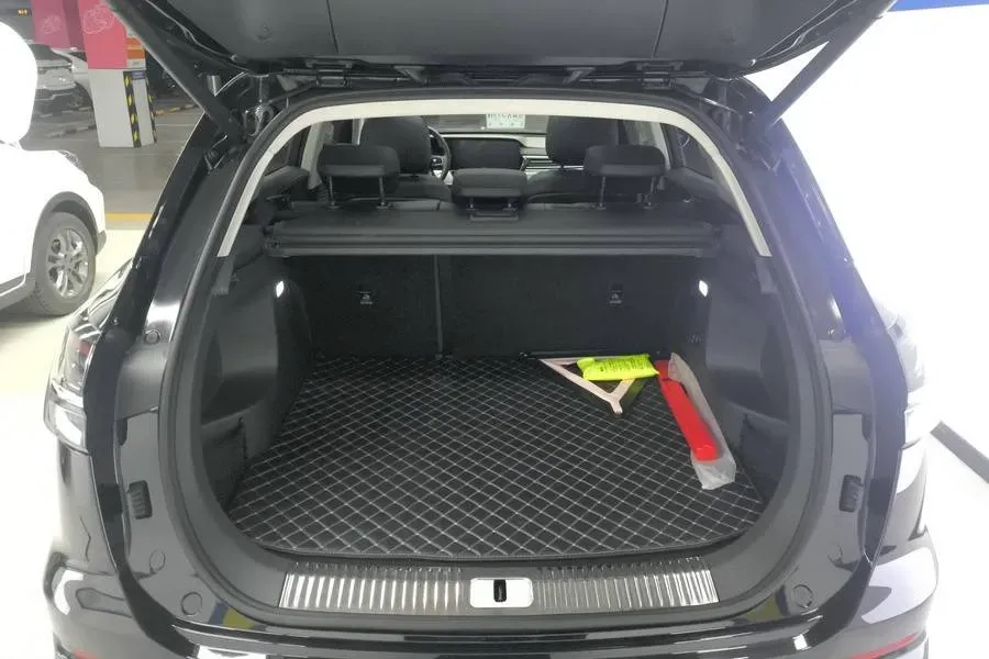 2023 HongQi HS5 2.0T 252HP L4 8AT,autocango,china used car exporter,china ev exporter,chinese used car exporter,chinese used ev exporter