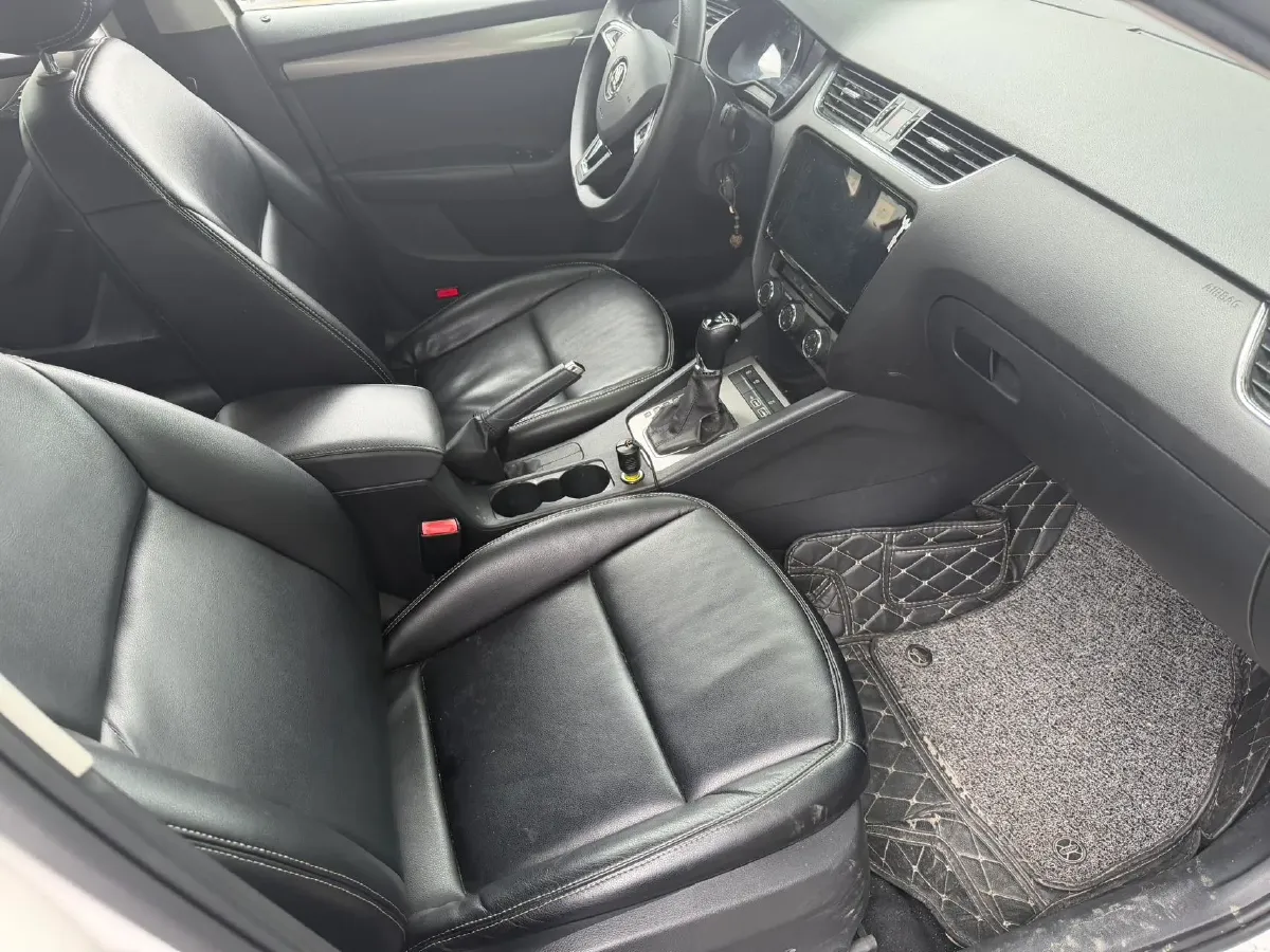 2019 Skoda Octavia 1.5L 116HP L4 6AT,autocango,china used car exporter,china ev exporter,chinese used car exporter,chinese used ev exporter