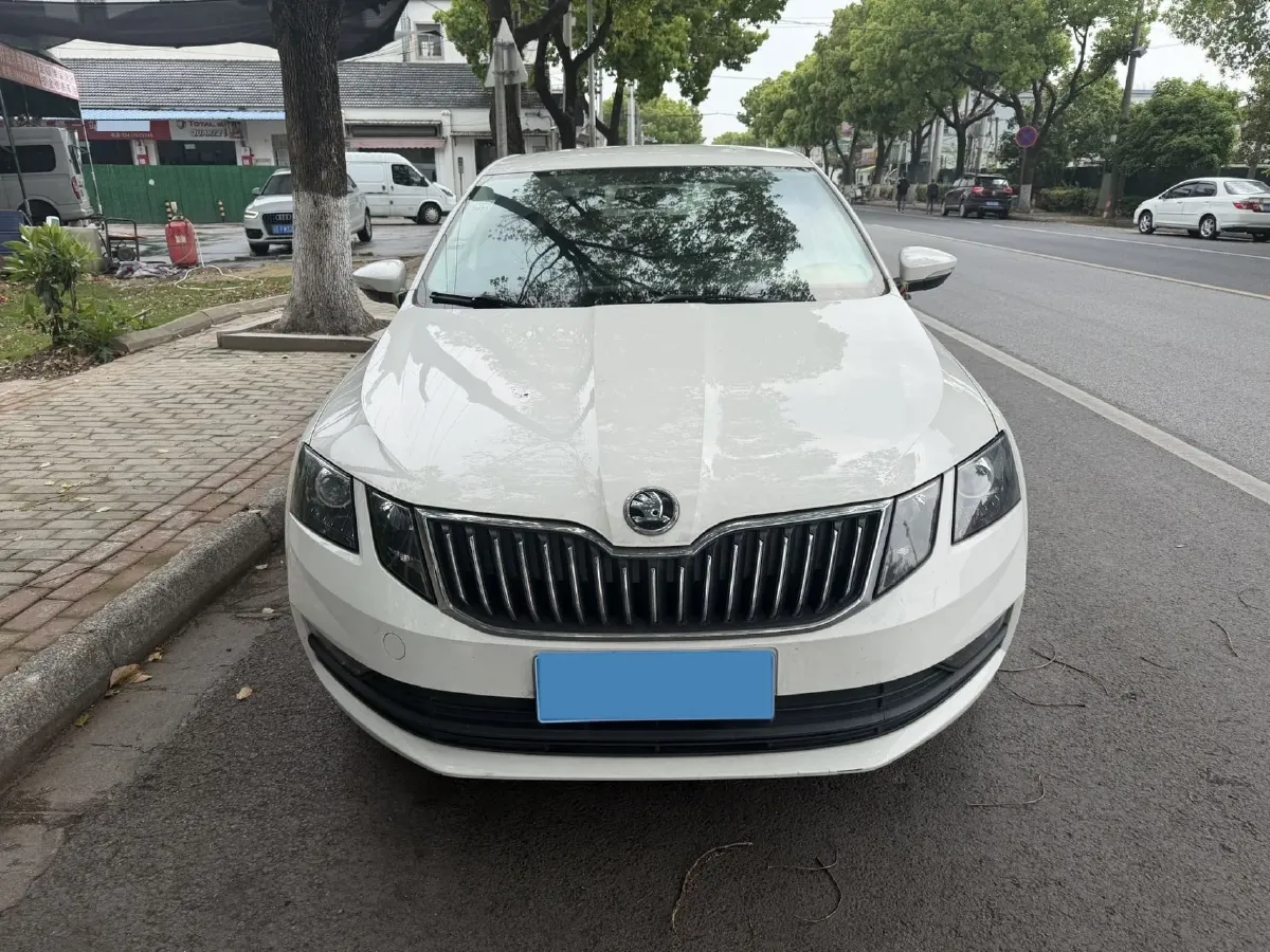 2019 Skoda Octavia 1.5L 116HP L4 6AT,autocango,china used car exporter,china ev exporter,chinese used car exporter,chinese used ev exporter