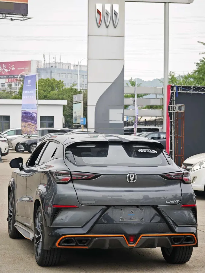 2022 ChangAn UNI-T 1.5T 188HP L4 7DCT,autocango,china used car exporter,china ev exporter,chinese used car exporter,chinese used ev exporter