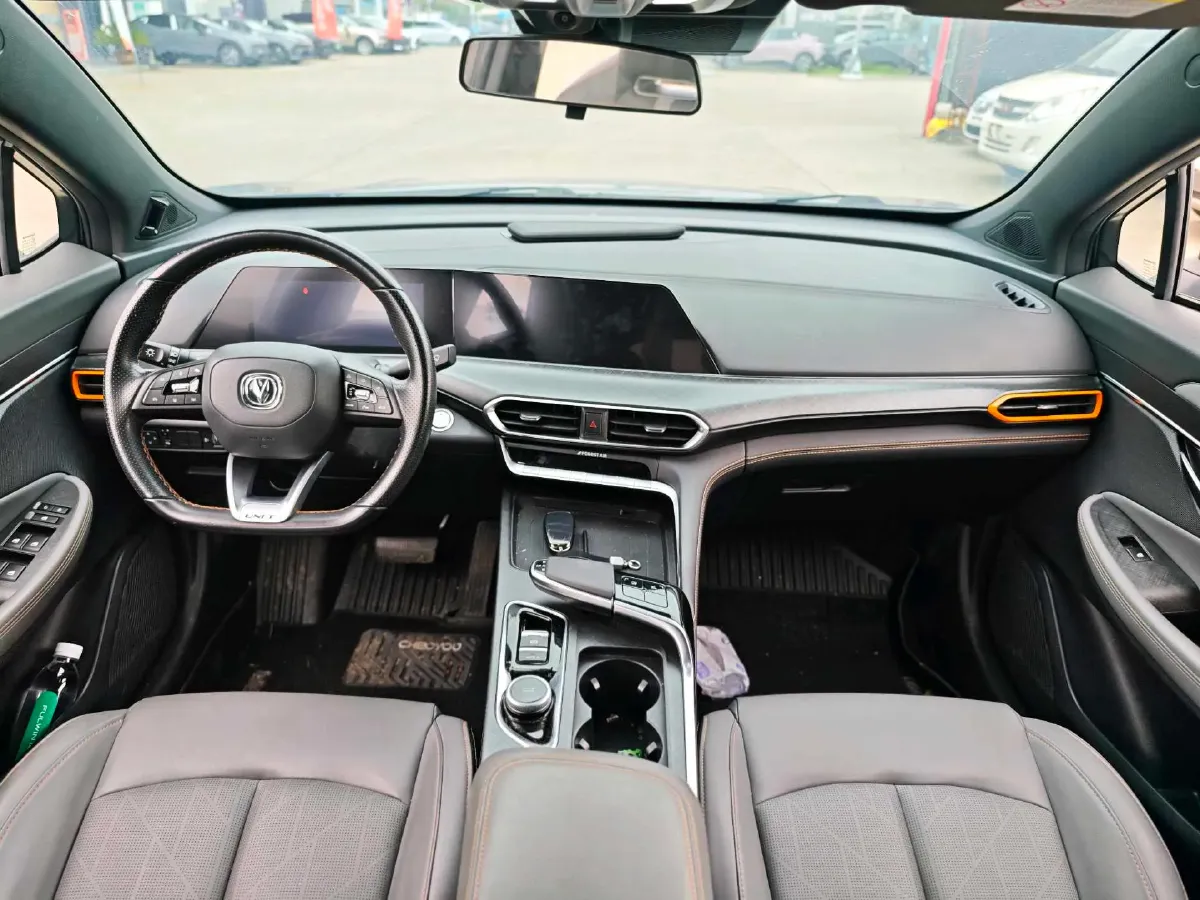 2022 ChangAn UNI-T 1.5T 188HP L4 7DCT,autocango,china used car exporter,china ev exporter,chinese used car exporter,chinese used ev exporter