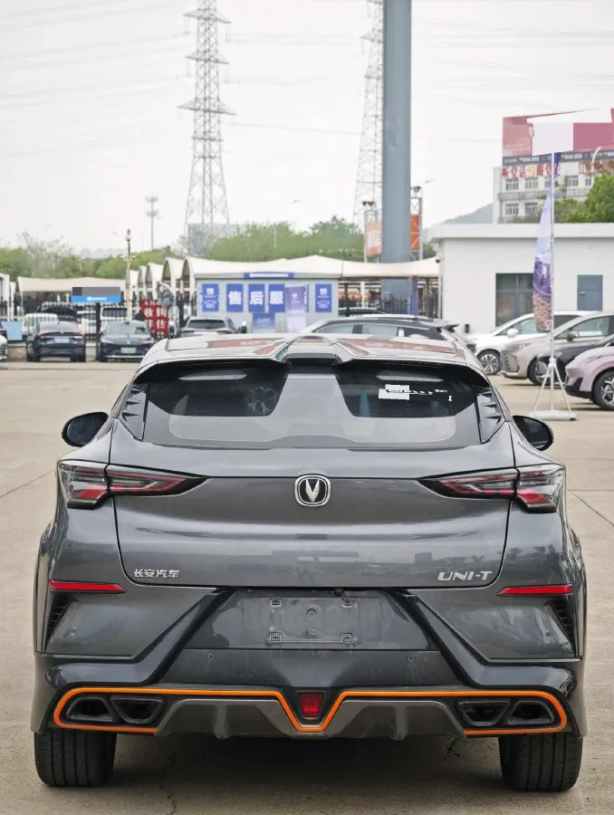 2022 ChangAn UNI-T 1.5T 188HP L4 7DCT,autocango,china used car exporter,china ev exporter,chinese used car exporter,chinese used ev exporter