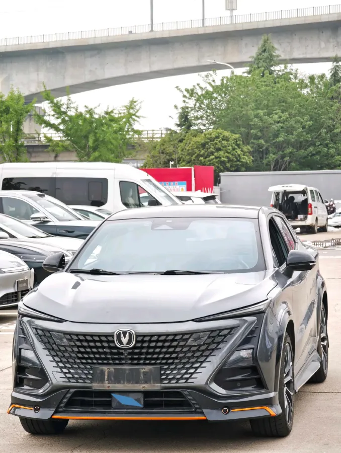 2022 ChangAn UNI-T 1.5T 188HP L4 7DCT,autocango,china used car exporter,china ev exporter,chinese used car exporter,chinese used ev exporter