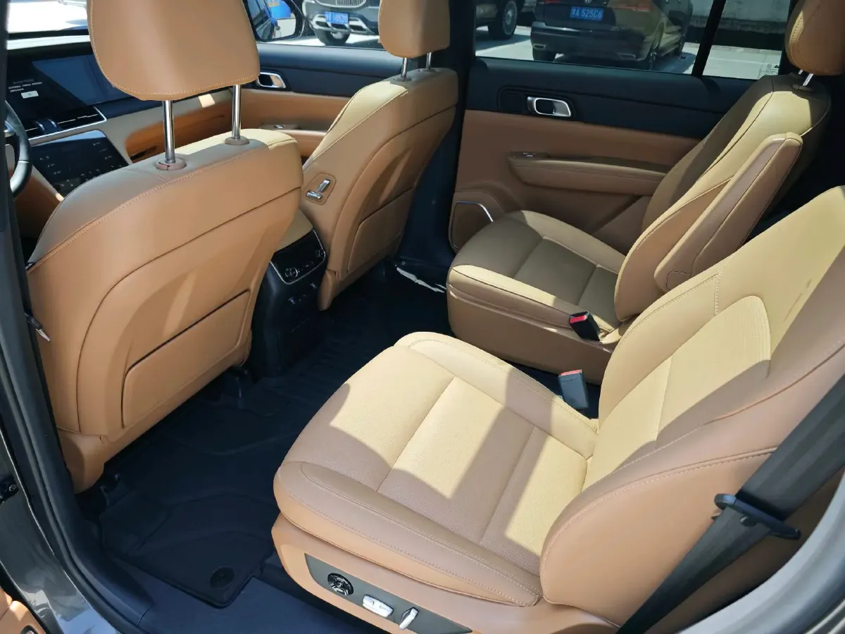 2021 Li ONE Range Extended 131HP REEV 40.5KWH,autocango,china used car exporter,china ev exporter,chinese used car exporter,chinese used ev exporter