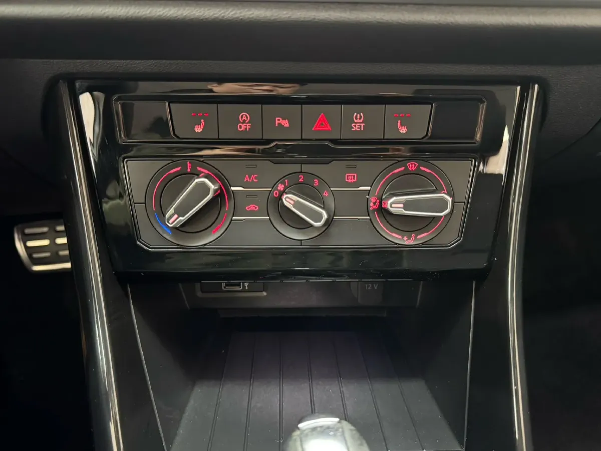 2021 Jetta VS5 1.4T 150HP L4 6AT,autocango,china used car exporter,china ev exporter,chinese used car exporter,chinese used ev exporter