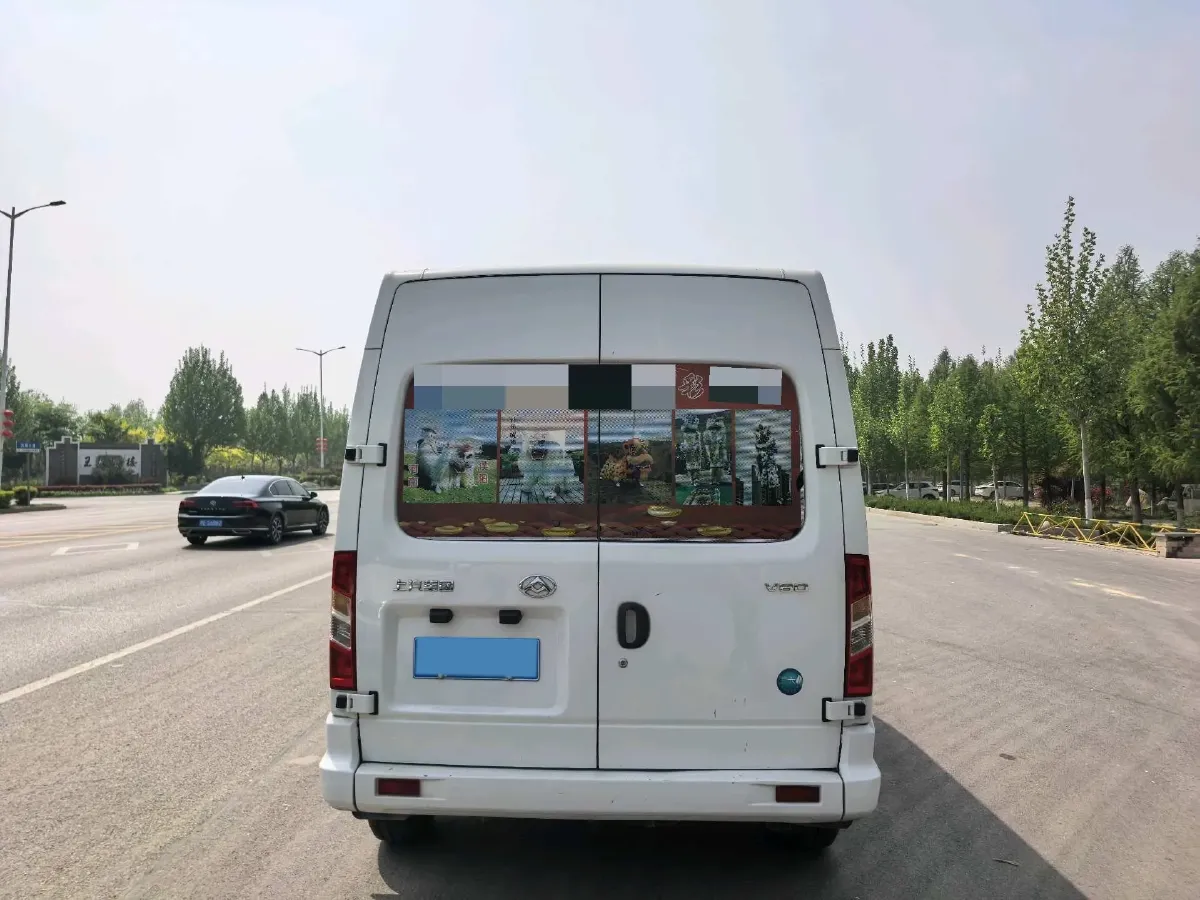 2021 MAXUS XinTu V80 2.0T 127HP L4 6MT,autocango,china used car exporter,china ev exporter,chinese used car exporter,chinese used ev exporter