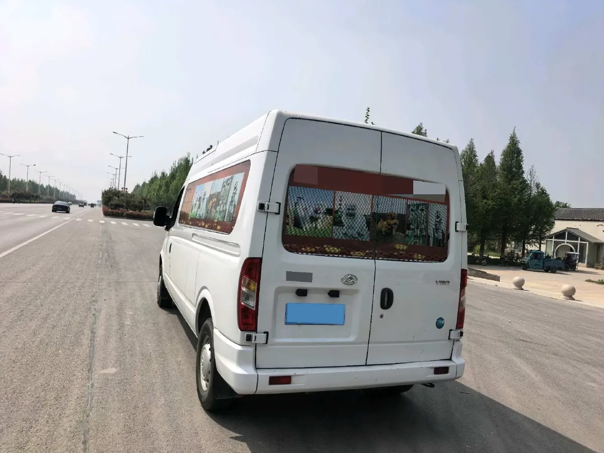 2021 MAXUS XinTu V80 2.0T 127HP L4 6MT,autocango,china used car exporter,china ev exporter,chinese used car exporter,chinese used ev exporter