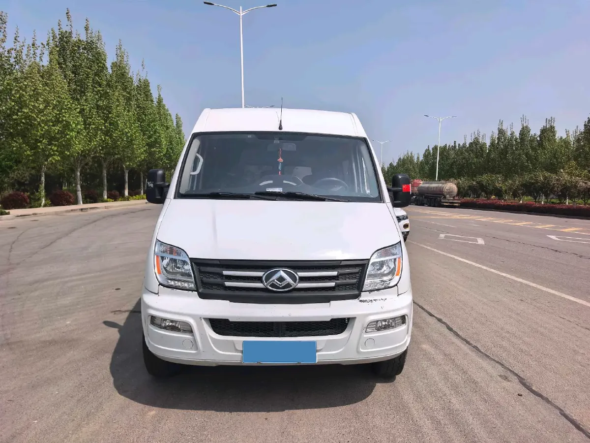2021 MAXUS XinTu V80 2.0T 127HP L4 6MT,autocango,china used car exporter,china ev exporter,chinese used car exporter,chinese used ev exporter