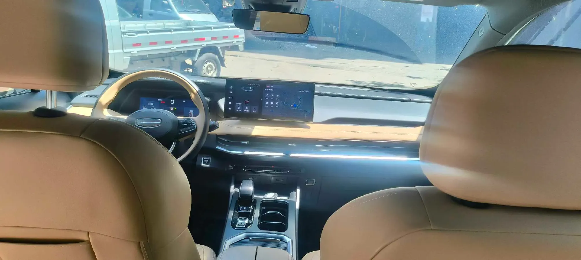 2023 Geely Okavango L 2.0T 218HP L4 7DCT,autocango,china used car exporter,china ev exporter,chinese used car exporter,chinese used ev exporter