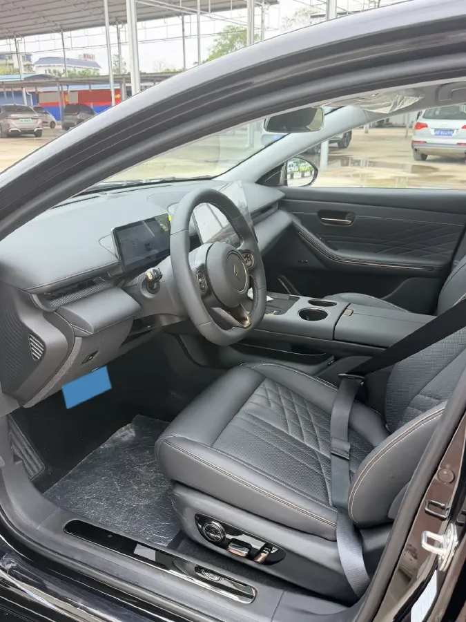 2025 BaoJun XiangJing 1.5T 143HP L4 1DHT PHEV,autocango,china used car exporter,china ev exporter,chinese used car exporter,chinese used ev exporter