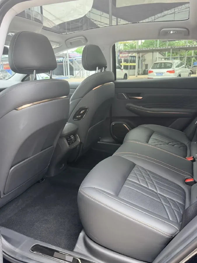 2025 BaoJun XiangJing 1.5T 143HP L4 1DHT PHEV,autocango,china used car exporter,china ev exporter,chinese used car exporter,chinese used ev exporter