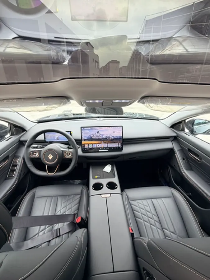 2025 BaoJun XiangJing 1.5T 143HP L4 1DHT PHEV,autocango,china used car exporter,china ev exporter,chinese used car exporter,chinese used ev exporter