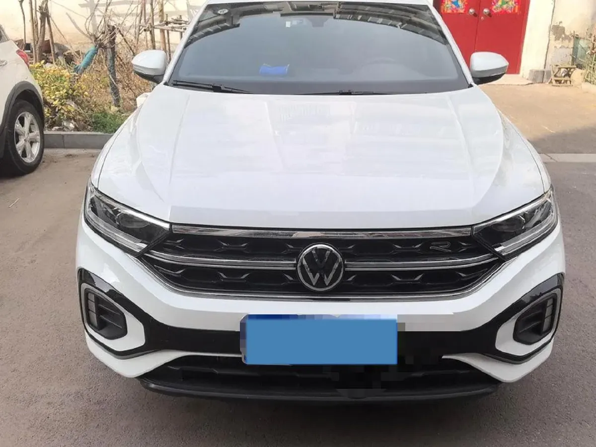 2023 Volkswagen T-Roc 1.5T 160HP L4 7DCT,autocango,china used car exporter,china ev exporter,chinese used car exporter,chinese used ev exporter
