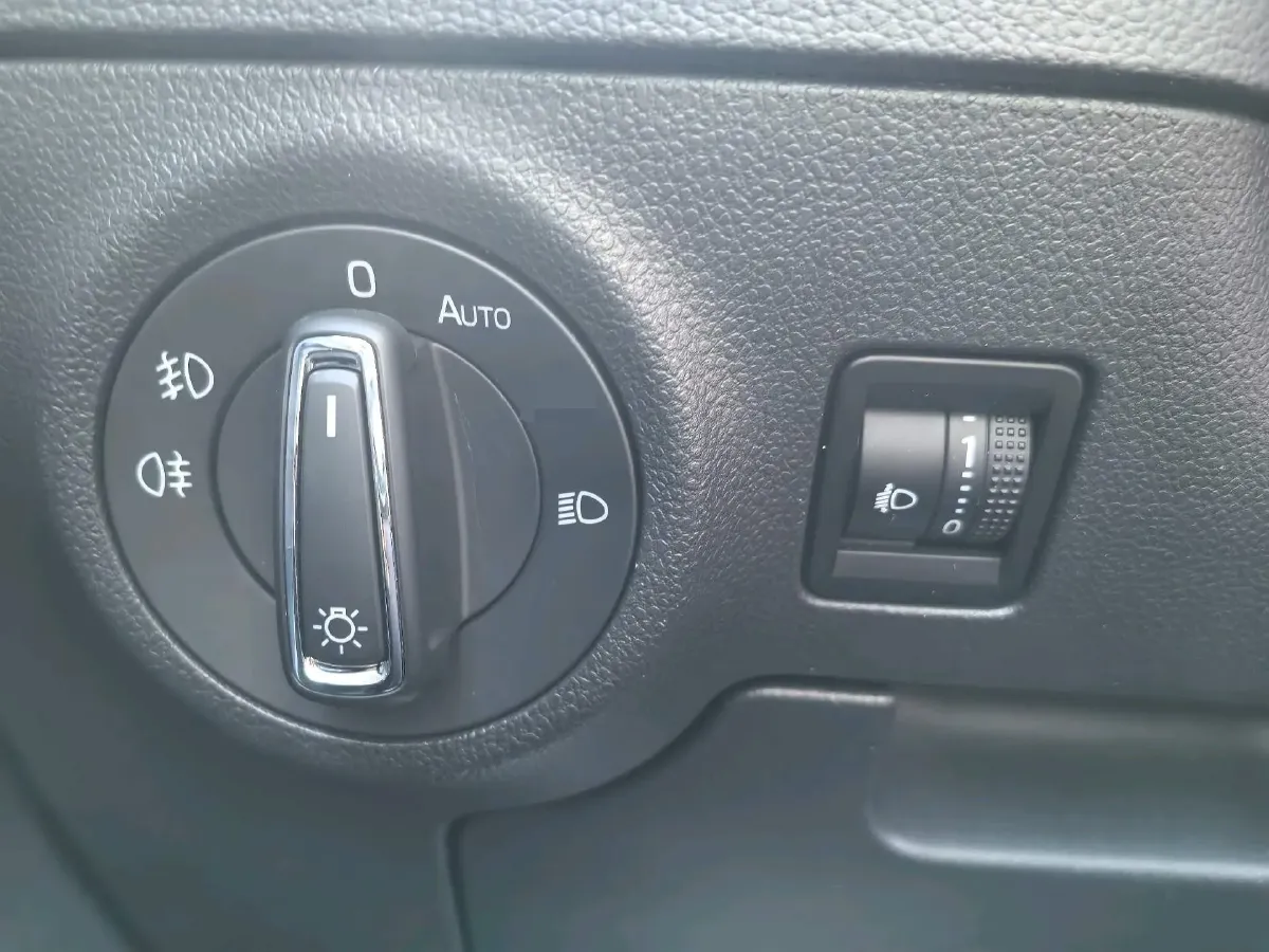 2022 Skoda Karoq 1.4T 150HP L4 7DCT,autocango,china used car exporter,china ev exporter,chinese used car exporter,chinese used ev exporter