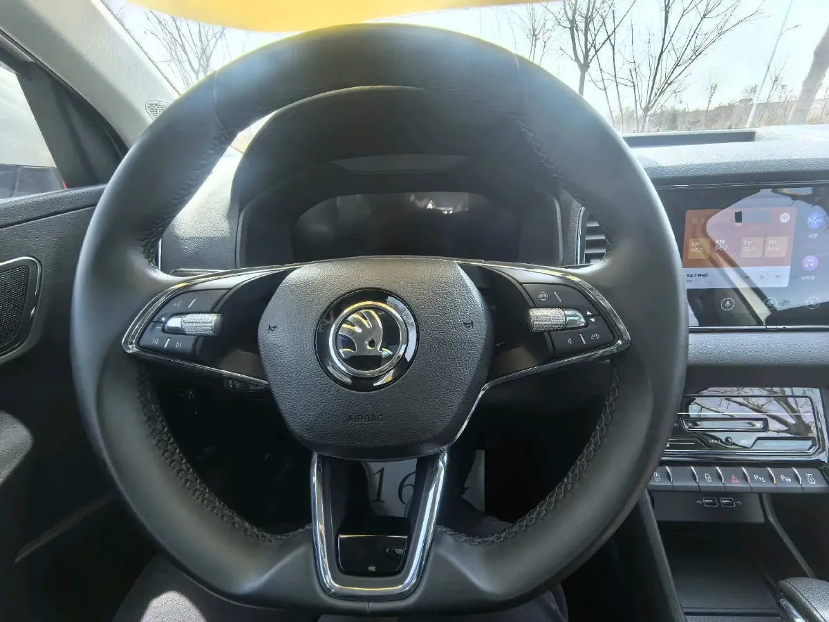 2022 Skoda Karoq 1.4T 150HP L4 7DCT,autocango,china used car exporter,china ev exporter,chinese used car exporter,chinese used ev exporter