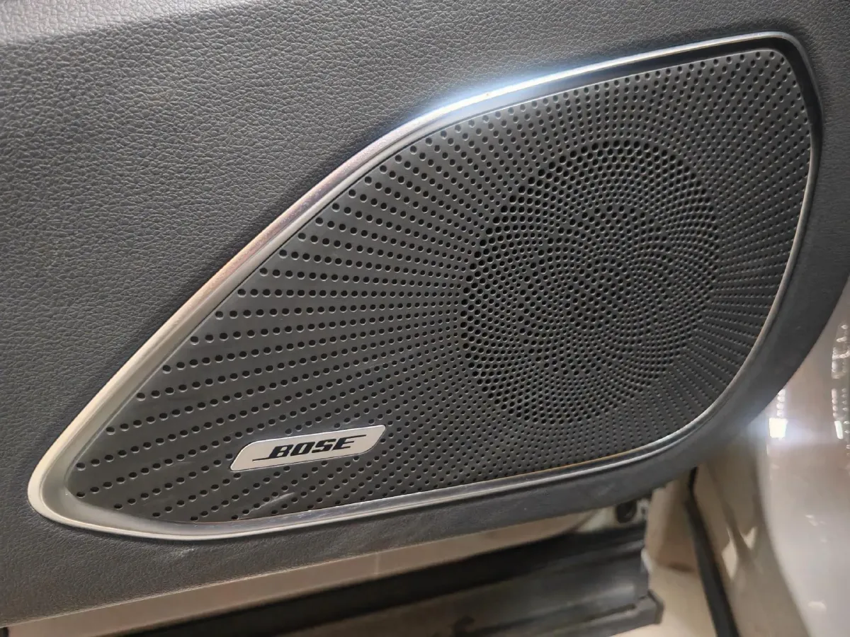 2023 HongQi HS5 2.0T 252HP L4 8AT,autocango,china used car exporter,china ev exporter,chinese used car exporter,chinese used ev exporter