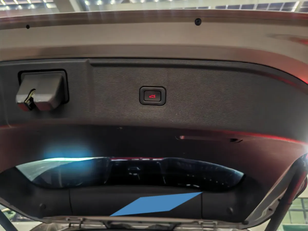 2023 HongQi HS5 2.0T 252HP L4 8AT,autocango,china used car exporter,china ev exporter,chinese used car exporter,chinese used ev exporter