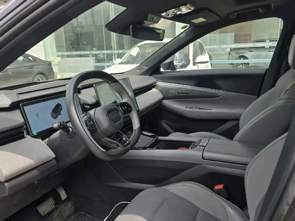 2025 LYNK&CO 08 EM-P 1.5T 163HP L4 3DHT PHEV 39.6KWH,autocango,china used car exporter,china ev exporter,chinese used car exporter,chinese used ev exporter