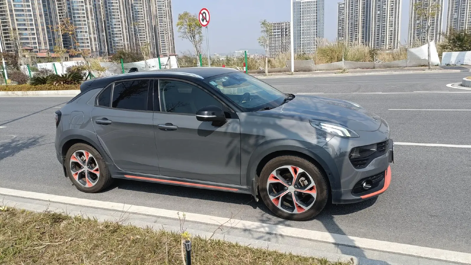 2018 Toyota C-HR 2.0L 171HP L4 CVT,autocango,china used car exporter,china ev exporter,chinese used car exporter,chinese used ev exporter