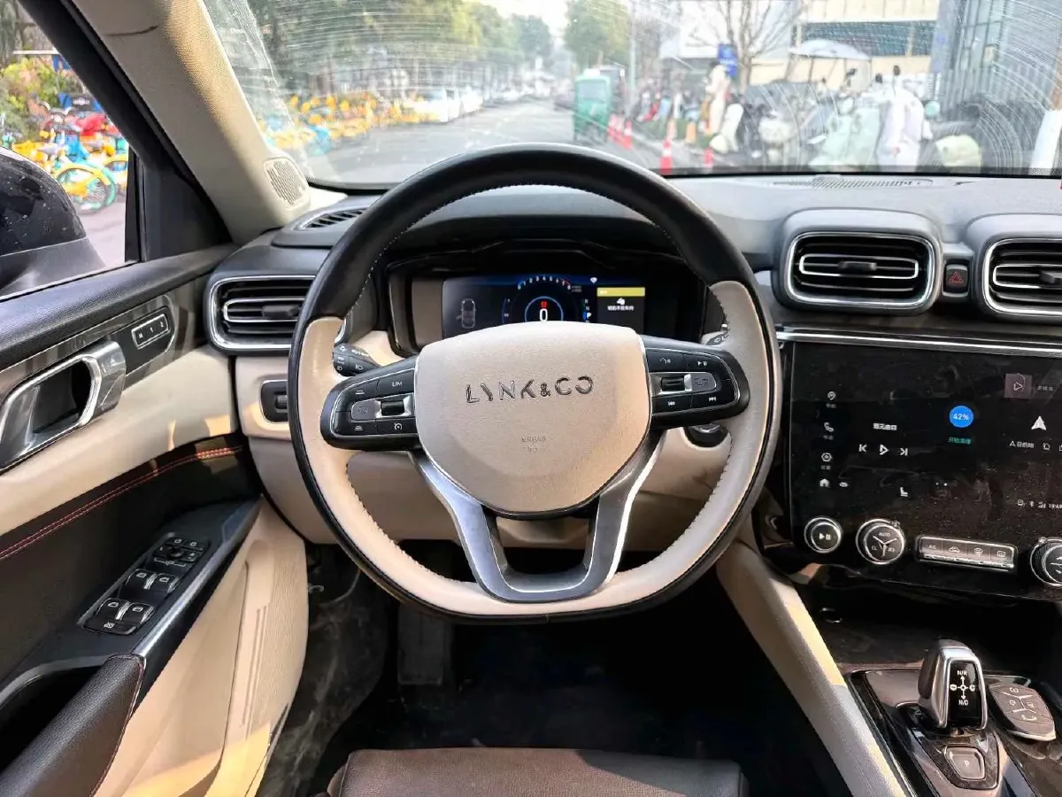 2018 Toyota C-HR 2.0L 171HP L4 CVT,autocango,china used car exporter,china ev exporter,chinese used car exporter,chinese used ev exporter