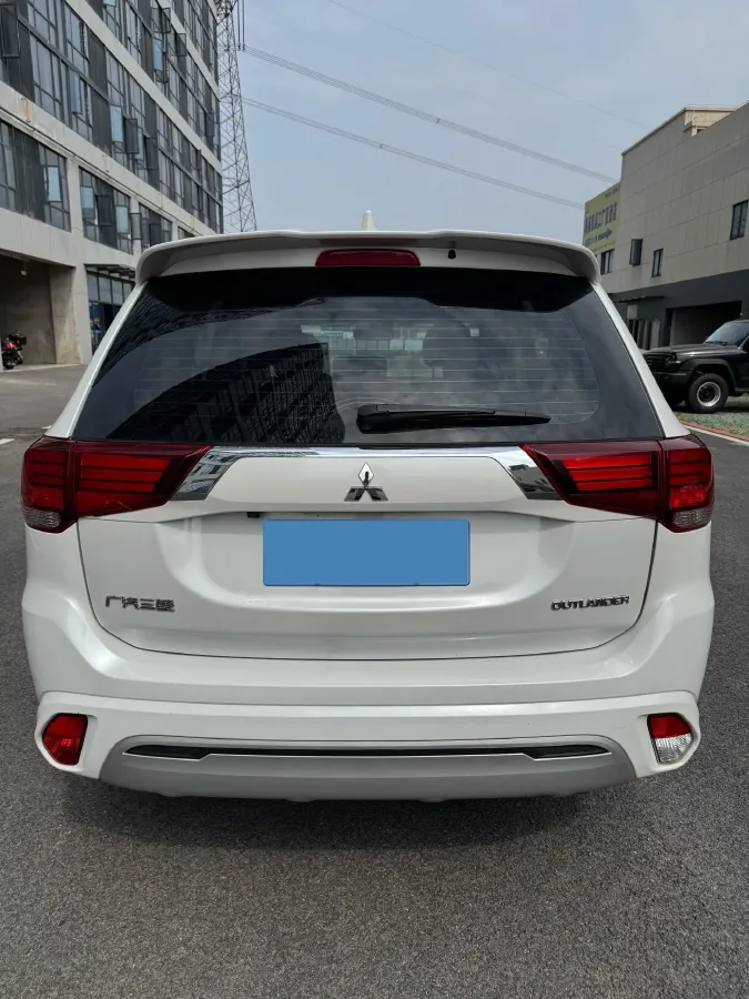 2021 Mitsubishi Outlander 2.0L 166HP L4 CVT,autocango,china used car exporter,china ev exporter,chinese used car exporter,chinese used ev exporter
