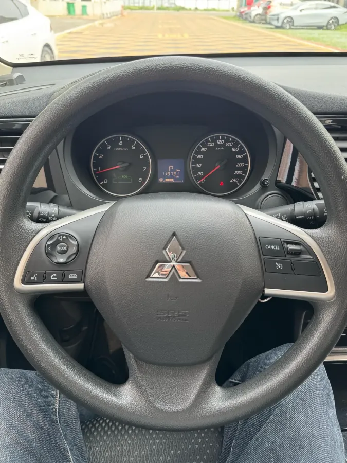 2021 Mitsubishi Outlander 2.0L 166HP L4 CVT,autocango,china used car exporter,china ev exporter,chinese used car exporter,chinese used ev exporter