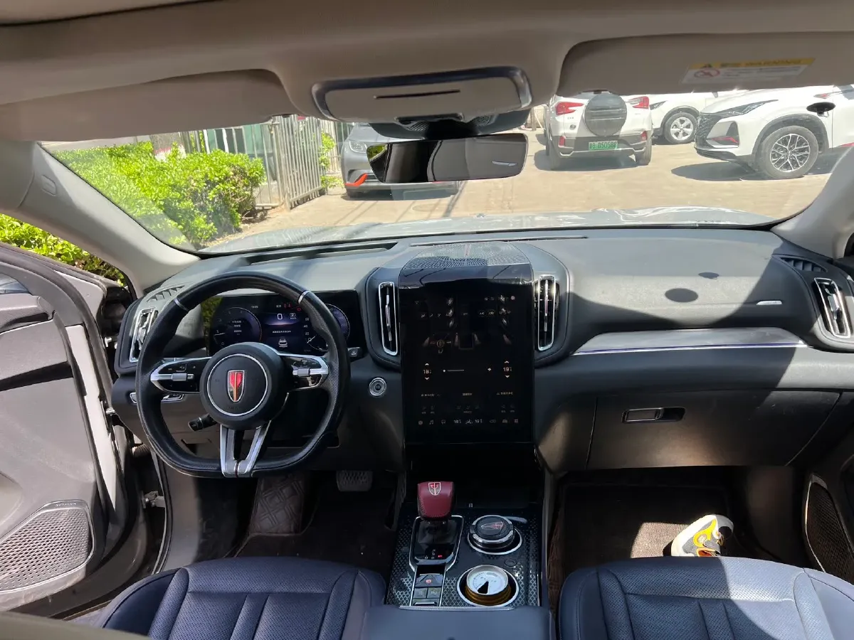 2023 HongQi HS3 2.0T 252HP L4 8AT,autocango,china used car exporter,china ev exporter,chinese used car exporter,chinese used ev exporter