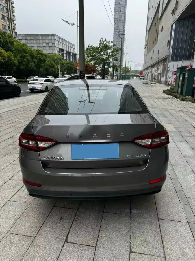 2019 Skoda Octavia 1.5L 116HP L4 6AT,autocango,china used car exporter,china ev exporter,chinese used car exporter,chinese used ev exporter