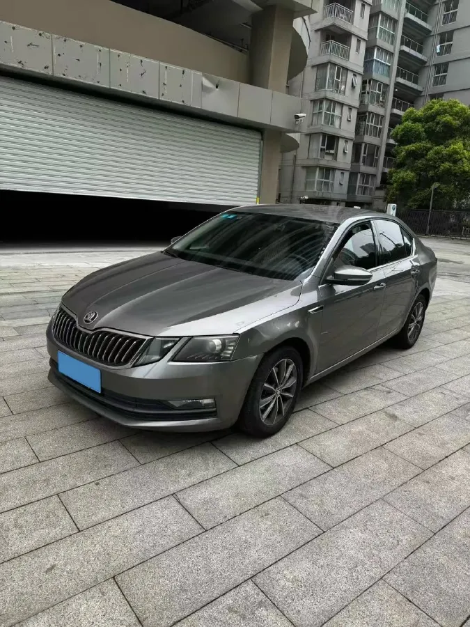 2019 Skoda Octavia 1.5L 116HP L4 6AT,autocango,china used car exporter,china ev exporter,chinese used car exporter,chinese used ev exporter