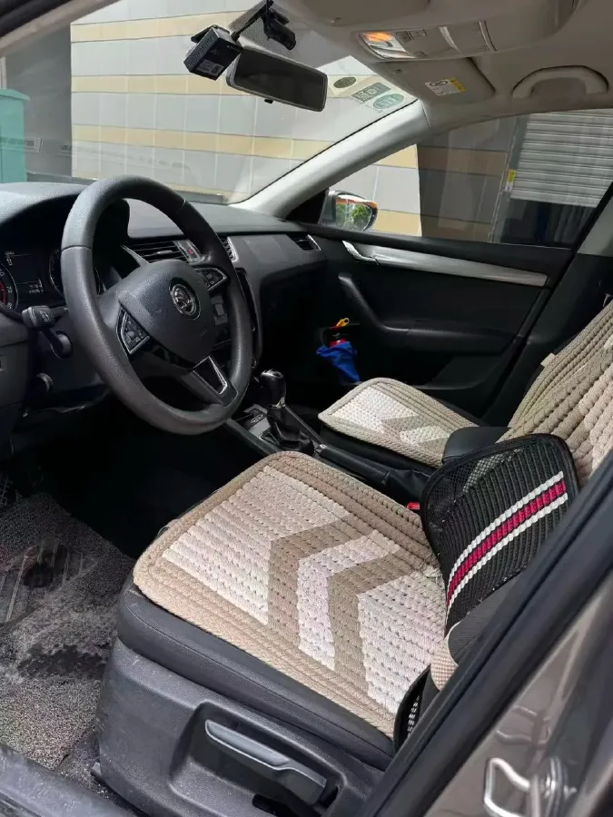 2019 Skoda Octavia 1.5L 116HP L4 6AT,autocango,china used car exporter,china ev exporter,chinese used car exporter,chinese used ev exporter