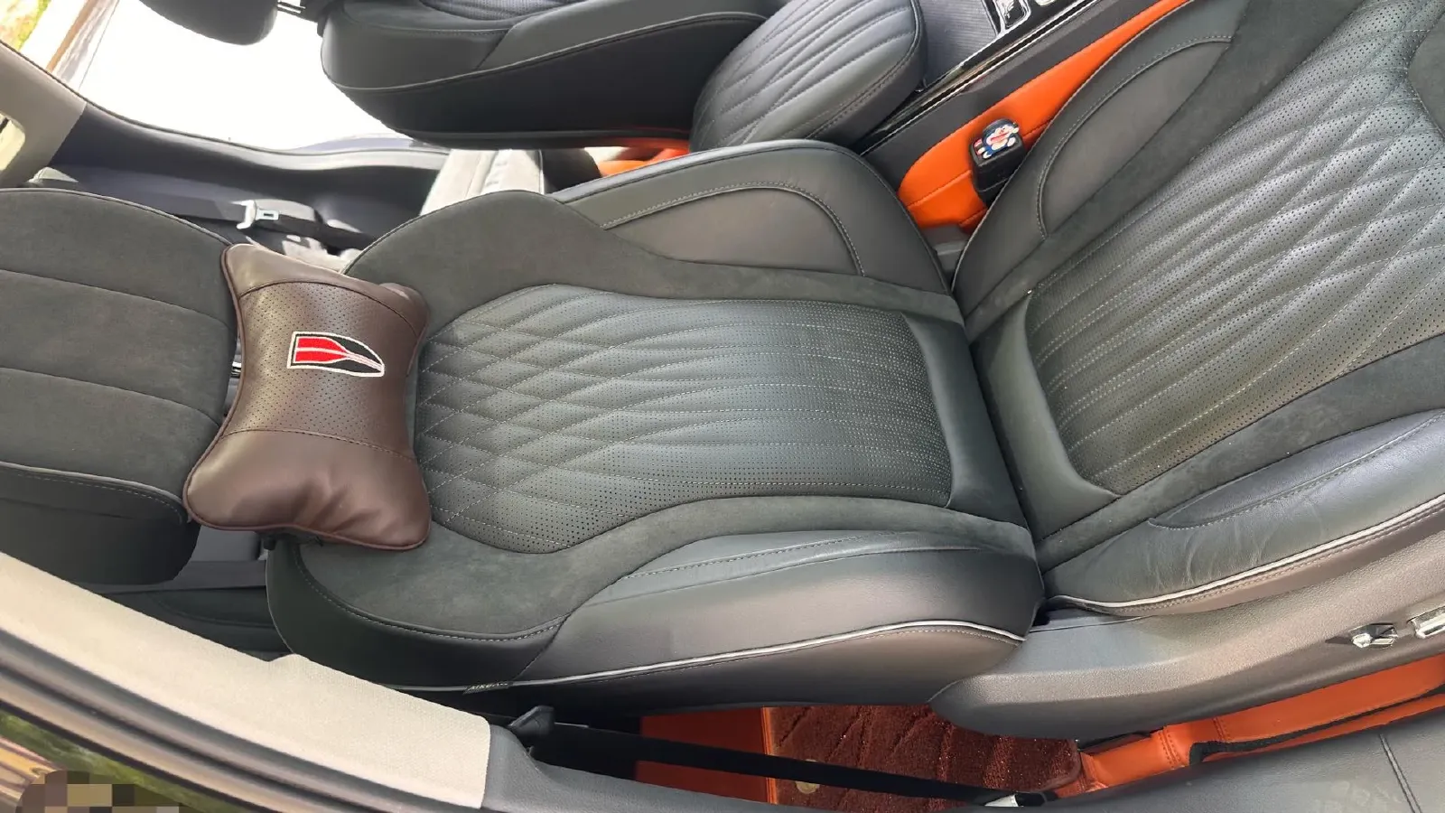 2022 HongQi HS5 2.0T 224HP L4 6AT,autocango,china used car exporter,china ev exporter,chinese used car exporter,chinese used ev exporter