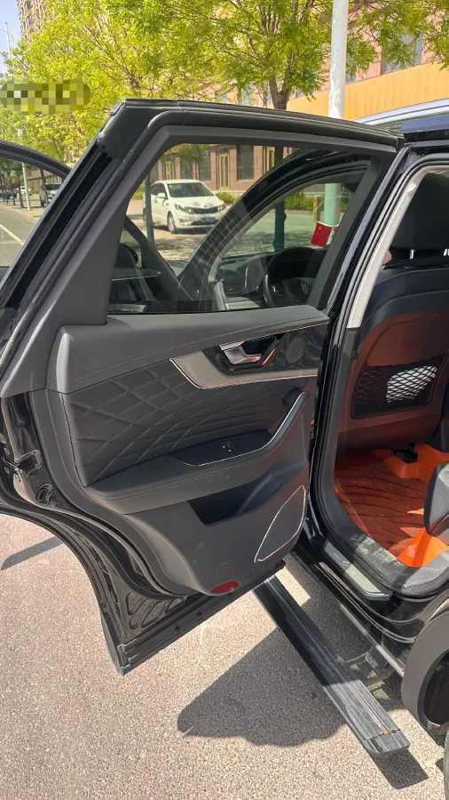 2022 HongQi HS5 2.0T 224HP L4 6AT,autocango,china used car exporter,china ev exporter,chinese used car exporter,chinese used ev exporter