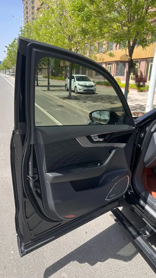 2022 HongQi HS5 2.0T 224HP L4 6AT,autocango,china used car exporter,china ev exporter,chinese used car exporter,chinese used ev exporter