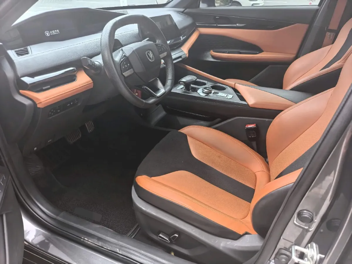 2024 ChangAn UNI-V 1.5T 188HP L4 7DCT,autocango,china used car exporter,china ev exporter,chinese used car exporter,chinese used ev exporter