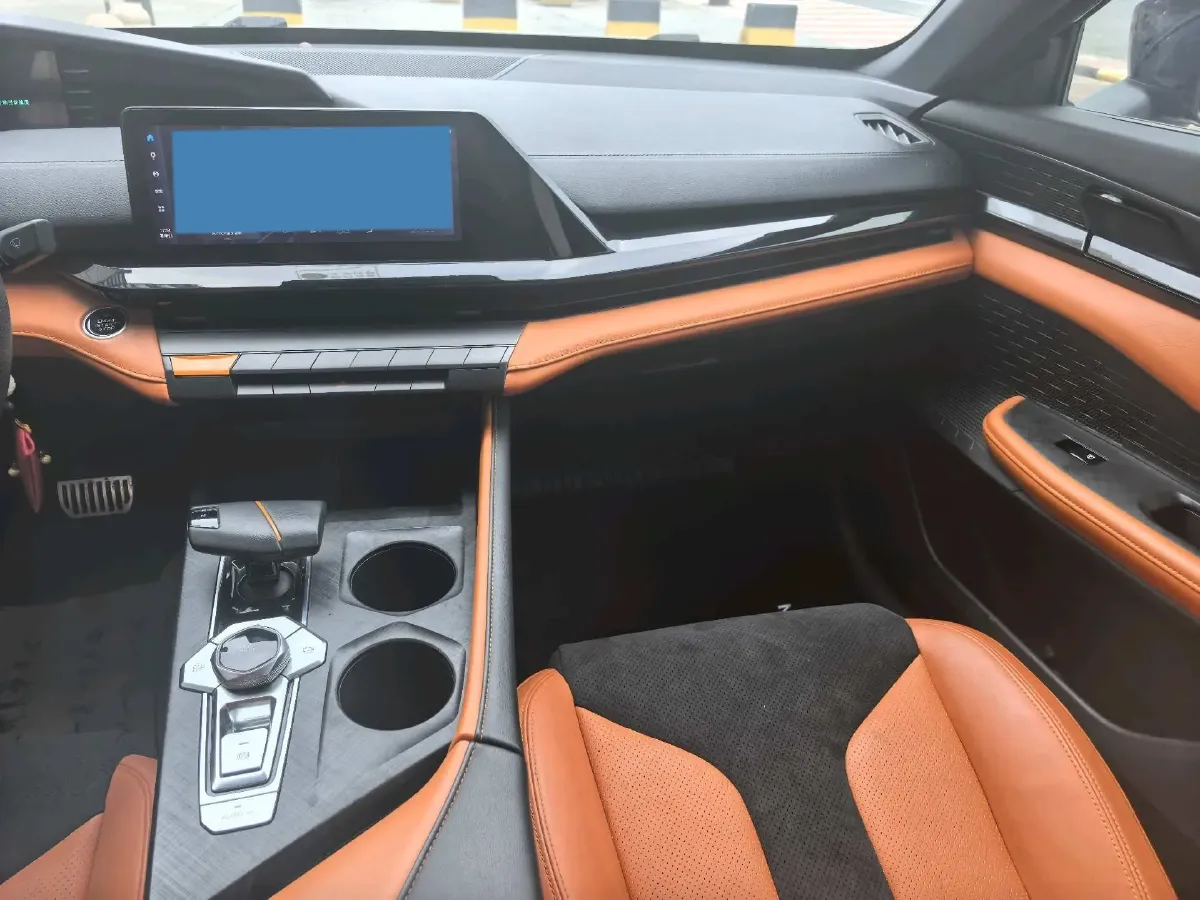 2024 ChangAn UNI-V 1.5T 188HP L4 7DCT,autocango,china used car exporter,china ev exporter,chinese used car exporter,chinese used ev exporter