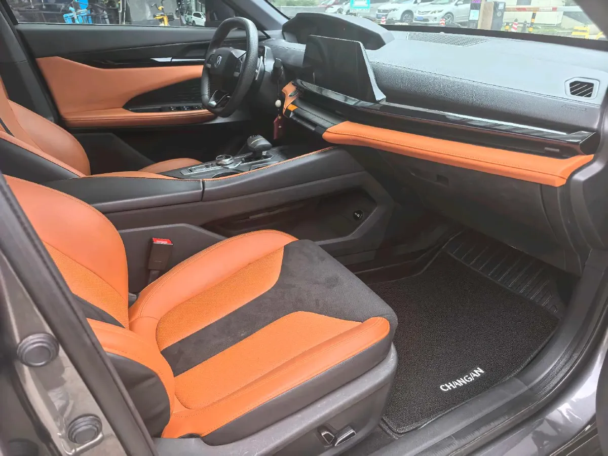 2024 ChangAn UNI-V 1.5T 188HP L4 7DCT,autocango,china used car exporter,china ev exporter,chinese used car exporter,chinese used ev exporter